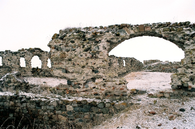 Руины крепости Ахалкалаки.Сохранившаяся часть Карваслы в Ахалкалаки.