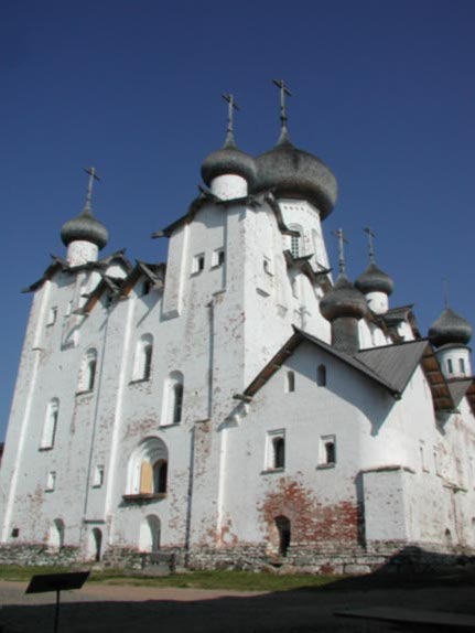 Свято-Преображенський собор, біля алтаря якого був похований Калнишевський
